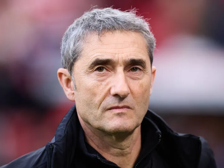 Rewrite
Athletic Bilbao
vs
Osasuna – Noticias y probables alineaciones to Spanish: translate all country names to Spanish and adapt team/club names to their standard Spanish exonyms when widely used (e.g., Bayern Munich→Bayern de Múnich, Inter Milan→Inter de Milán); otherwise keep official club names; preserve original casing; output only the transformed title.