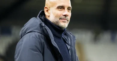Rewrite
Chelsea
vs
Manchester City – Noticias y probables alineaciones to Spanish: translate all country names to Spanish and adapt team/club names to their standard Spanish exonyms when widely used (e.g., Bayern Munich→Bayern de Múnich, Inter Milan→Inter de Milán); otherwise keep official club names; preserve original casing; output only the transformed title.