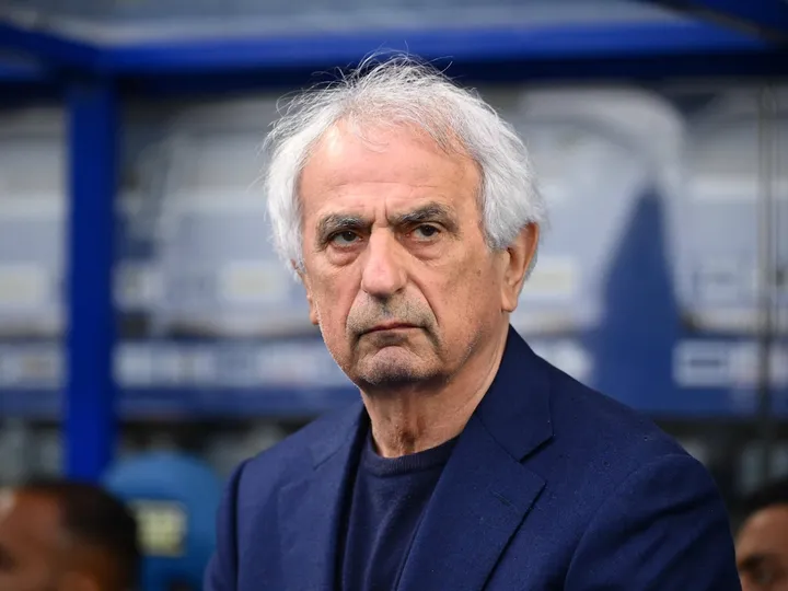 Rewrite
Nantes
vs
Brest – Noticias y probables alineaciones to Spanish: translate all country names to Spanish and adapt team/club names to their standard Spanish exonyms when widely used (e.g., Bayern Munich→Bayern de Múnich, Inter Milan→Inter de Milán); otherwise keep official club names; preserve original casing; output only the transformed title.
