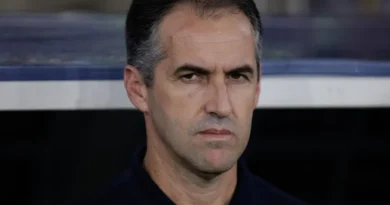 Rewrite
Remo
vs
Vasco – Noticias y probables alineaciones to Spanish: translate all country names to Spanish and adapt team/club names to their standard Spanish exonyms when widely used (e.g., Bayern Munich→Bayern de Múnich, Inter Milan→Inter de Milán); otherwise keep official club names; preserve original casing; output only the transformed title.