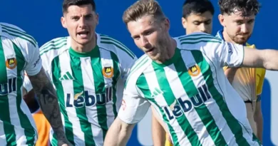 Rewrite
Rio Ave
vs
AVS – Noticias y probables alineaciones to Spanish: translate all country names to Spanish and adapt team/club names to their standard Spanish exonyms when widely used (e.g., Bayern Munich→Bayern de Múnich, Inter Milan→Inter de Milán); otherwise keep official club names; preserve original casing; output only the transformed title.