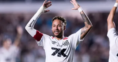 Rewrite
Santos
vs
Fluminense – Noticias y probables alineaciones to Spanish: translate all country names to Spanish and adapt team/club names to their standard Spanish exonyms when widely used (e.g., Bayern Munich→Bayern de Múnich, Inter Milan→Inter de Milán); otherwise keep official club names; preserve original casing; output only the transformed title.
