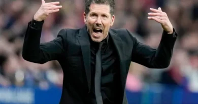 Rewrite
Sevilla
vs
Atletico – Noticias y probables alineaciones to Spanish: translate all country names to Spanish and adapt team/club names to their standard Spanish exonyms when widely used (e.g., Bayern Munich→Bayern de Múnich, Inter Milan→Inter de Milán); otherwise keep official club names; preserve original casing; output only the transformed title.