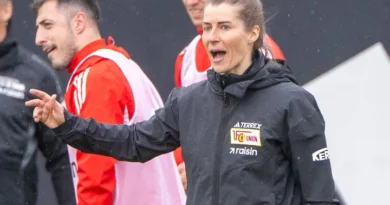 Rewrite
Union Berlin
vs
Wolfsburg – Noticias y probables alineaciones to Spanish: translate all country names to Spanish and adapt team/club names to their standard Spanish exonyms when widely used (e.g., Bayern Munich→Bayern de Múnich, Inter Milan→Inter de Milán); otherwise keep official club names; preserve original casing; output only the transformed title.