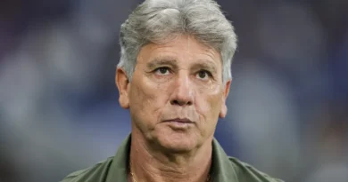 Rewrite
Vasco
vs
Sao Paulo – Noticias y probables alineaciones to Spanish: translate all country names to Spanish and adapt team/club names to their standard Spanish exonyms when widely used (e.g., Bayern Munich→Bayern de Múnich, Inter Milan→Inter de Milán); otherwise keep official club names; preserve original casing; output only the transformed title.