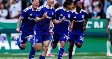 Rewrite
Anderlecht
vs
Hammarby – Noticias y probables alineaciones to Spanish: translate all country names to Spanish and adapt team/club names to their standard Spanish exonyms when widely used (e.g., Bayern Munich→Bayern de Múnich, Inter Milan→Inter de Milán); otherwise keep official club names; preserve original casing; output only the transformed title.