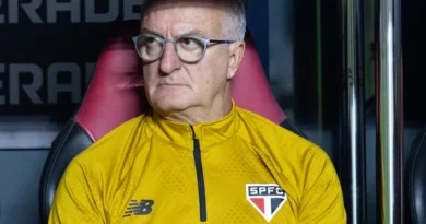 Rewrite
Sao Paulo
vs
Athletico PR – Noticias y probables alineaciones to Spanish: translate all country names to Spanish and adapt team/club names to their standard Spanish exonyms when widely used (e.g., Bayern Munich→Bayern de Múnich, Inter Milan→Inter de Milán); otherwise keep official club names; preserve original casing; output only the transformed title.
